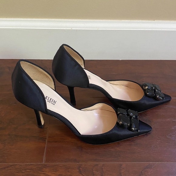 Anne Klein Women's Black Satin Stiletto Pumps Jeweled Detail Size 7M - Picture 3 of 15
